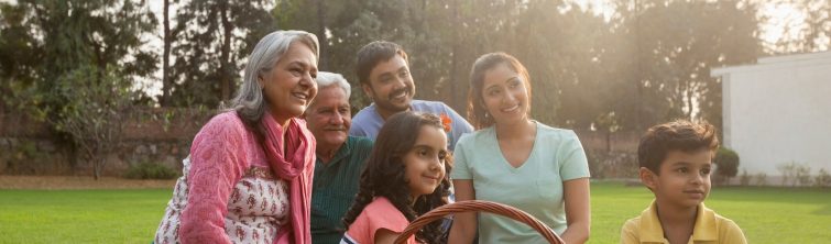 One of the easiest ways to save money on family expenses is to find inexpensive ways to spend time together