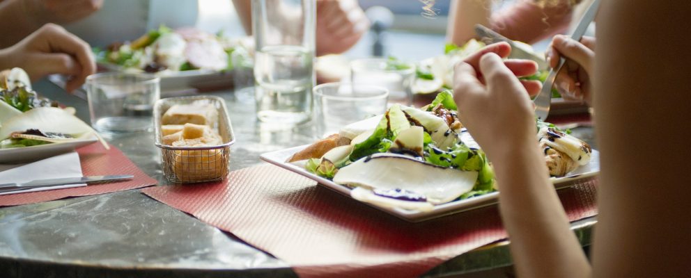 Check out these tips to help you eat out on a budget